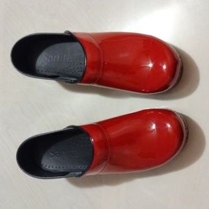 Sanita Professional, Original San Flex Closed Back, Red/4, Size 39 USA 8.